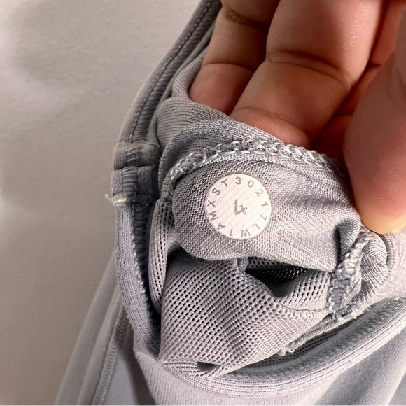 LULULEMON Hail Light Gray Power Pose Tank Top - Picture 6 of 6